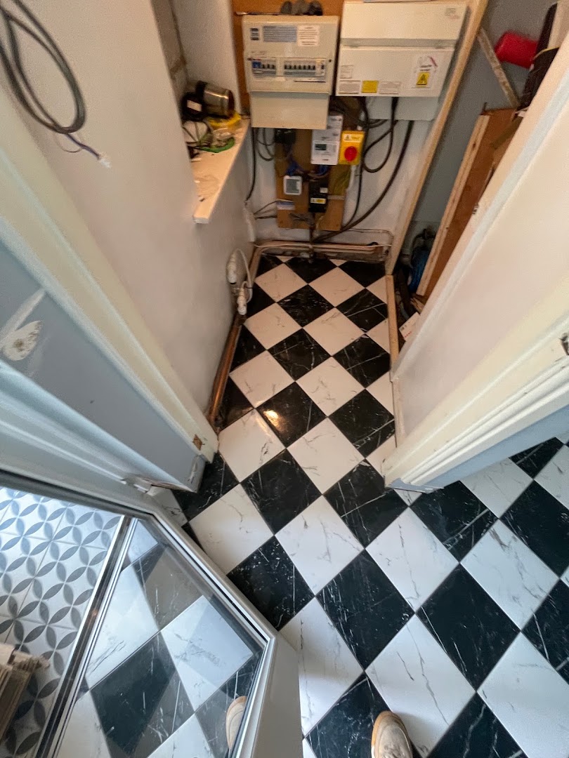 Bubbles Wall & Floor Tiling — Photos 13